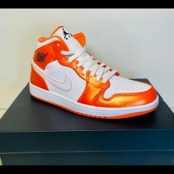 aj 1 mid electro orange